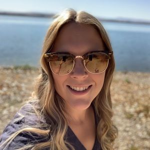 Meet your Posher, Laura